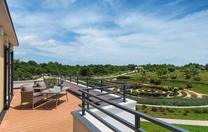 Property grounds - Amazing home in Marcana (Marcana)