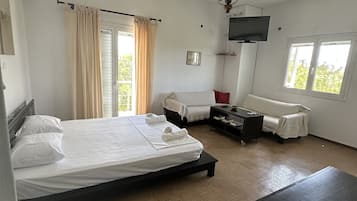 2 chambres, fer et planche à repasser, Wi-Fi, draps fournis