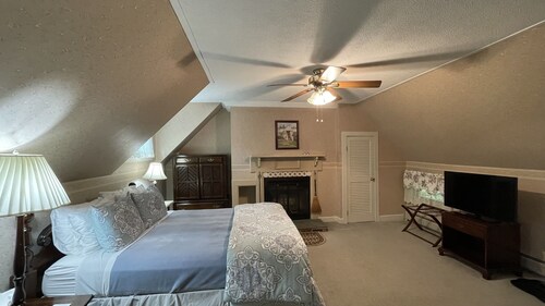 Deluxe Room with Fireplace Room 1