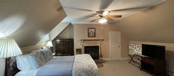 Deluxe Room with Fireplace Room 1