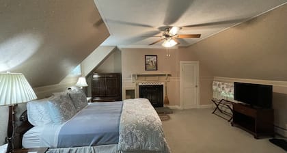 Deluxe Room with Fireplace Room 1