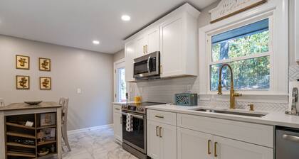 Special Offers! 3-King Bedrooms + Fenced Yard