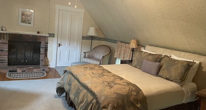 Deluxe Room with Fireplace Room 2