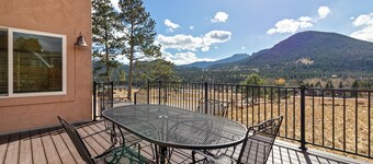 -NEW LISTING- Vista Grande Luxury Vacation Home by Estes Park Homes