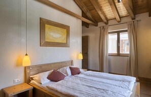 5 chambres, fer et planche à repasser, lit parapluie, Wi-Fi gratuit