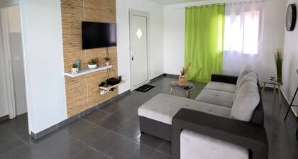 Ăvasion tropicale : Villa de rĂȘve avec piscine