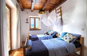 4 bedrooms, iron/ironing board, travel crib, free WiFi