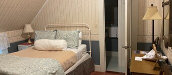 Deerfield Valley Inn - Budget Club Room 3