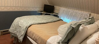 Deerfield Valley Inn - Budget Club Room 3