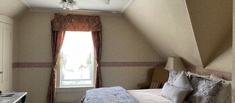 Deerfield Valley Inn - Deluxe Room with Fireplace Room 4