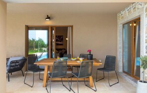 Outdoor dining - Amazing home in Motovun (Motovun)