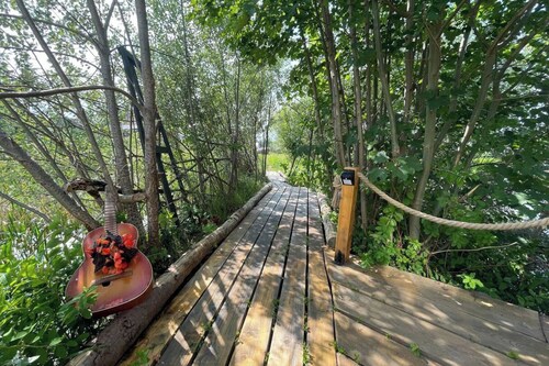 Lake view Dome Sleeps 6 -Hot tub -Fireplace