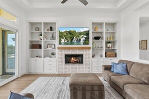 Télévision, cheminée