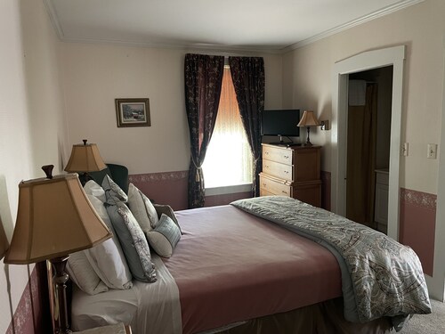 Deerfield Valley Inn - Standard Room 6