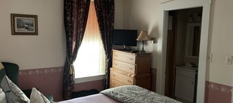 Deerfield Valley Inn - Standard Room 6