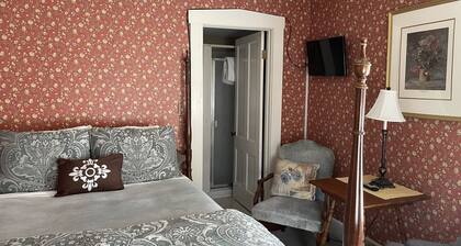 Deerfield Valley Inn - Standard Room 7