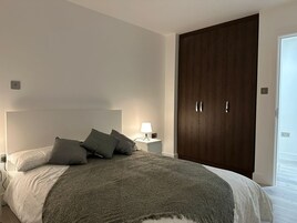 Egyptian cotton sheets, premium bedding, soundproofing