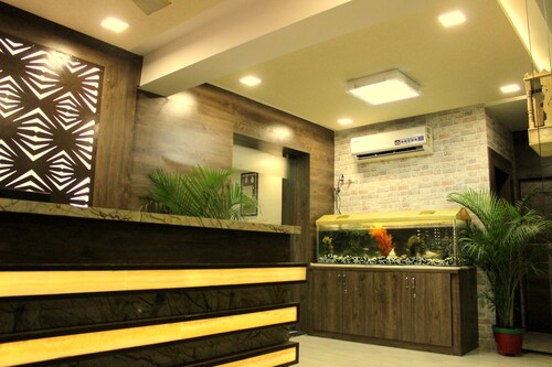 Located in Ahmedabad city centre 