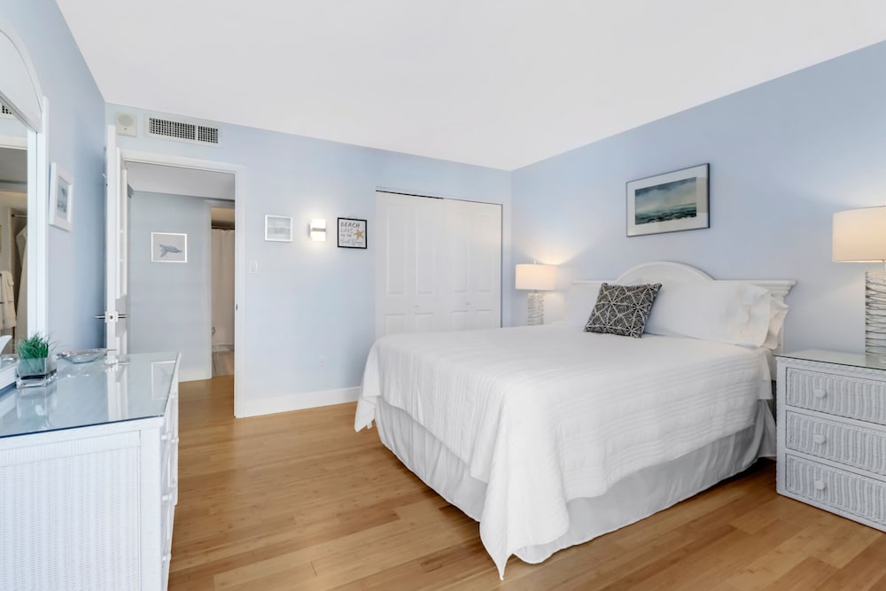 South Seas Beachfront Condo Marco Island Vrbo