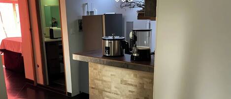 Familielejlighed | Privat køkken | Køleskab/fryser i fuld størrelse, mikrobølgeovn, opvaskemaskine