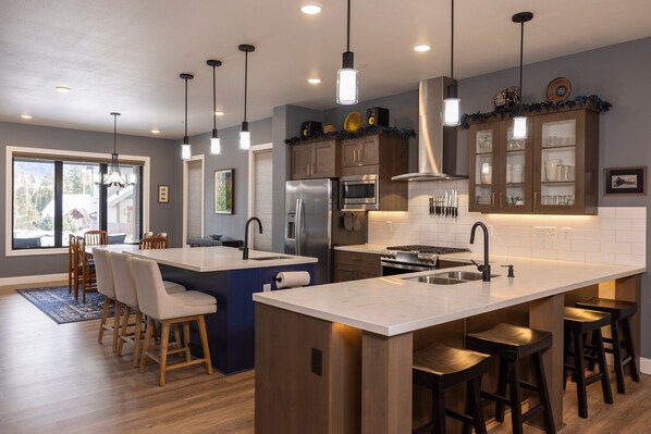 Fridge, microwave, oven, stovetop - Experience Mountain Views in this 3-bedroom home at 37 Penstock Court (Durango)