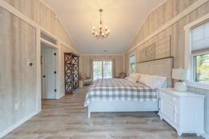 3 bedrooms, iron/ironing board, free WiFi, bed sheets - Belacasa - Hot tub and within walking distance to Douglas Beach! (Douglas)