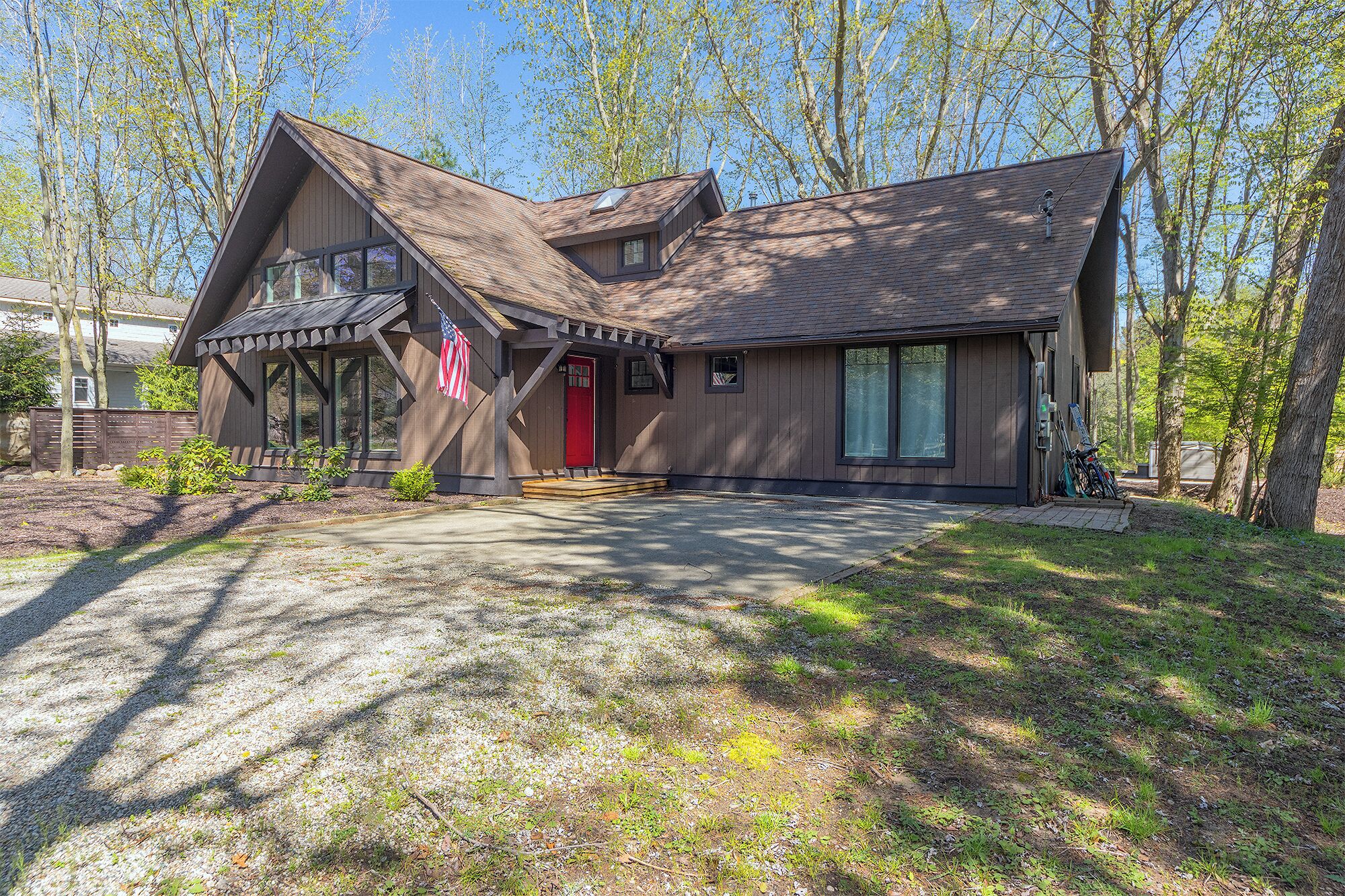 Belacasa - Hot tub and within walking distance to Douglas Beach!
