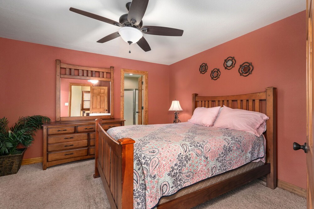 Mi Casa, Su Casa Dog Friendly& Enclosed Yard, Oceanside, Private Pool