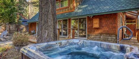 Tina de hidromasaje al aire libre