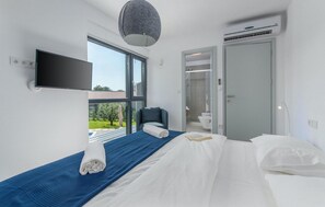 4 soverom, strykejern/-brett, reiseseng for barn og wi-fi (inkludert)