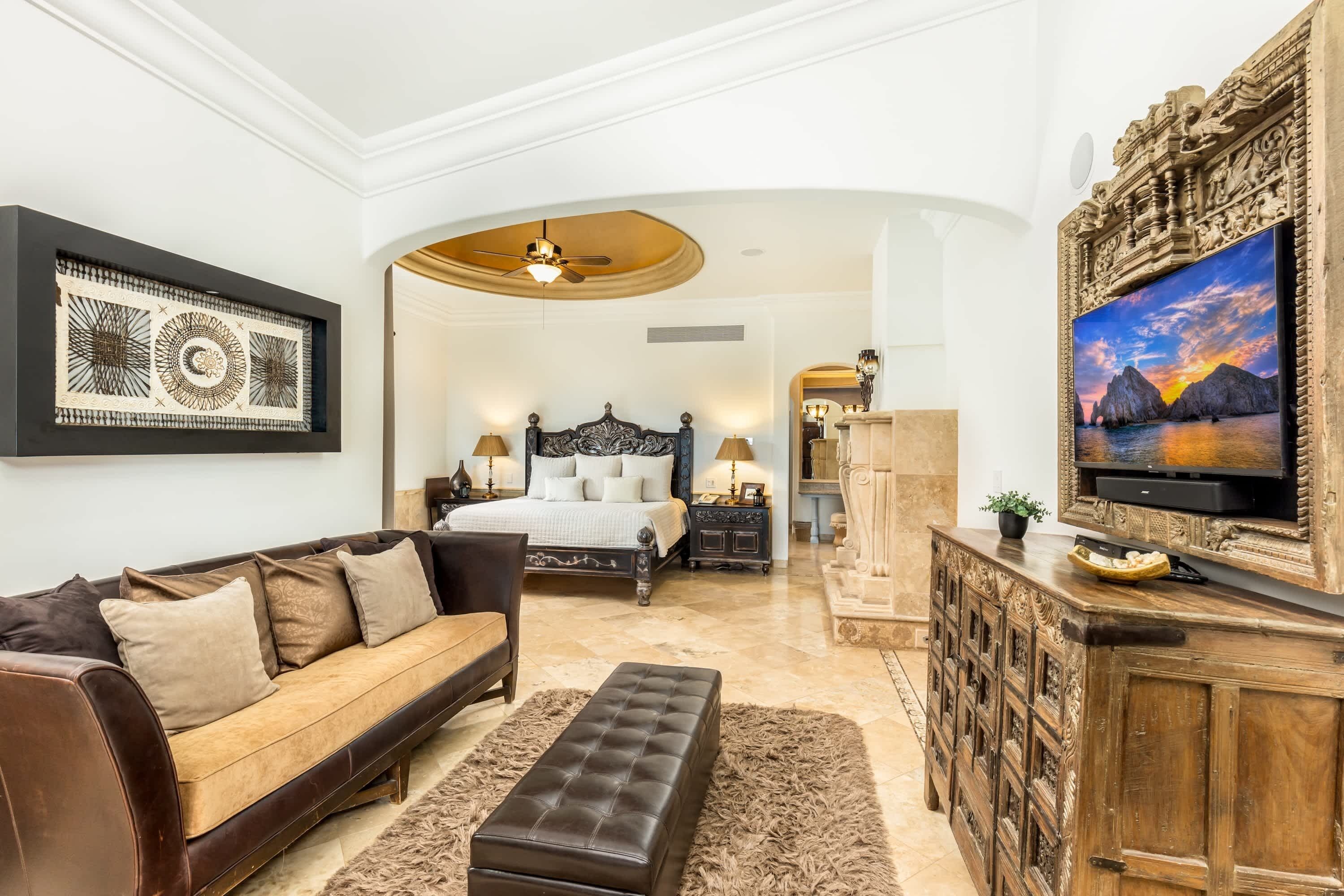 4 habitaciones, caja de seguridad en la habitación y escritorio 