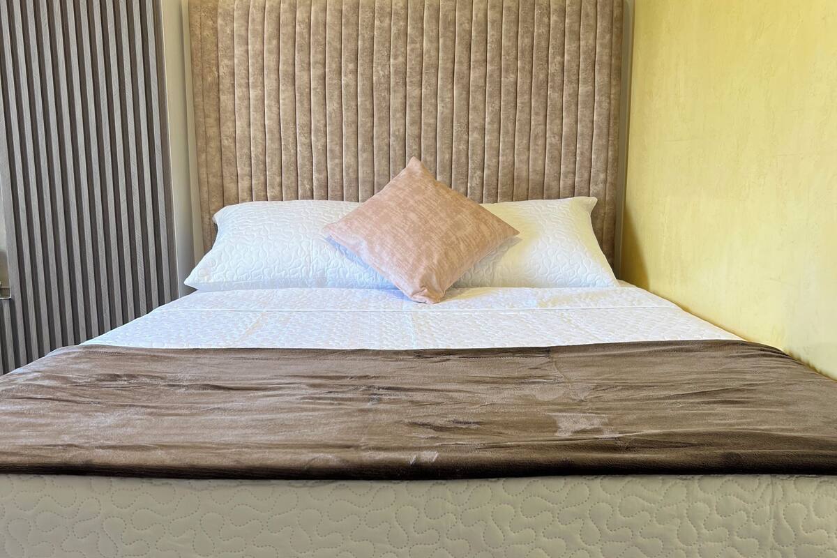 Chambre Double Standard | 1 chambre, décoration personnalisée, ameublement personnalisé, bureau