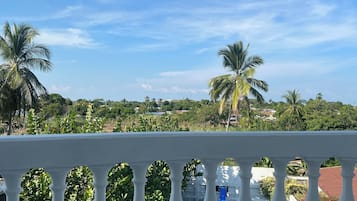 Chambre Deluxe, balcon, vue piscine
