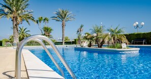 Pool - Acogedor Apartamento con Piscina a un Minuto de la Playa (Miami Platja)