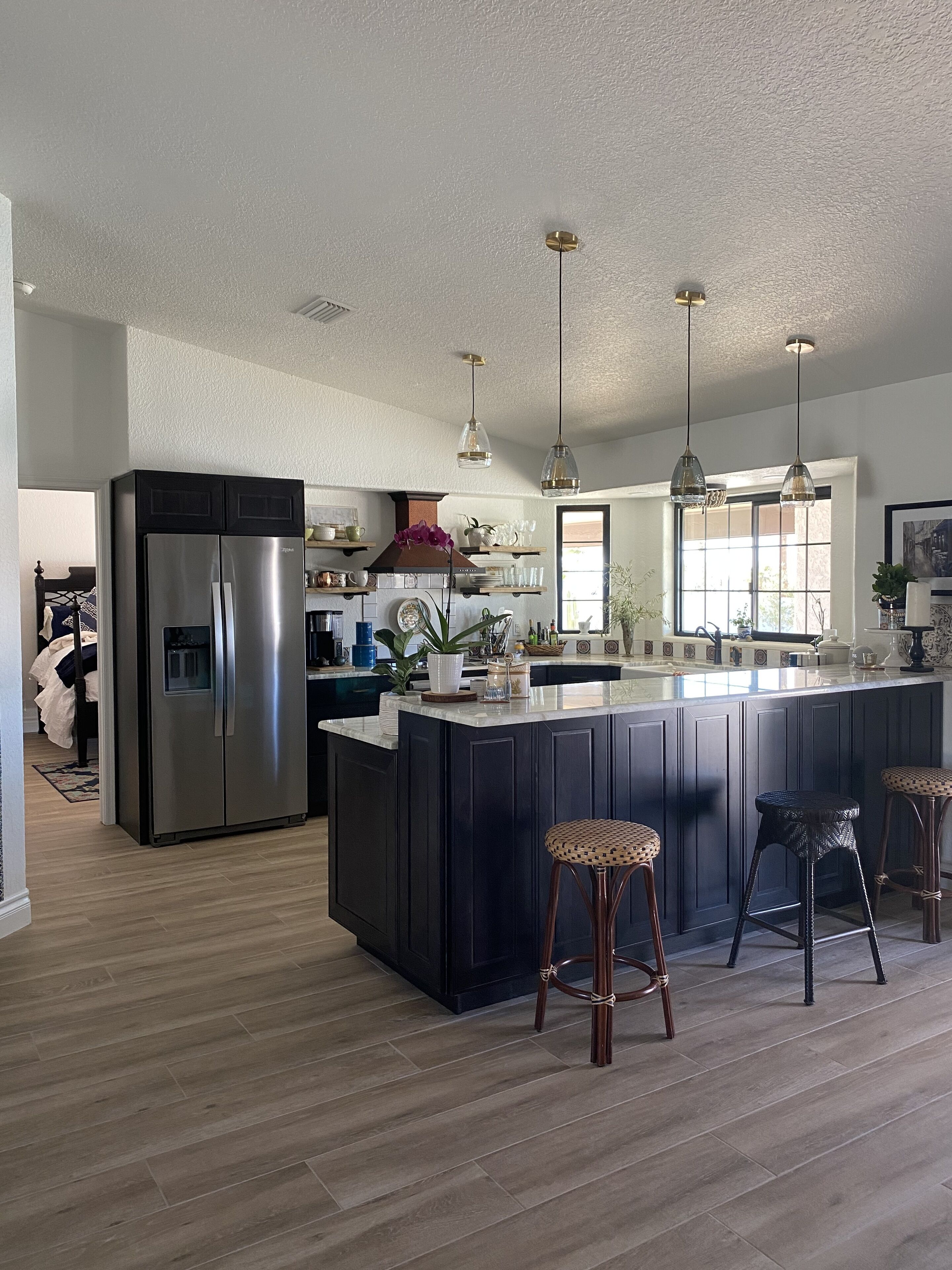 Réfrigérateur, micro-ondes, four, cafetière/bouilloire