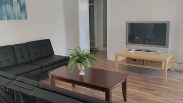 Comfort Apartment, 2 Bedrooms, Non Smoking, Kitchen | Living area