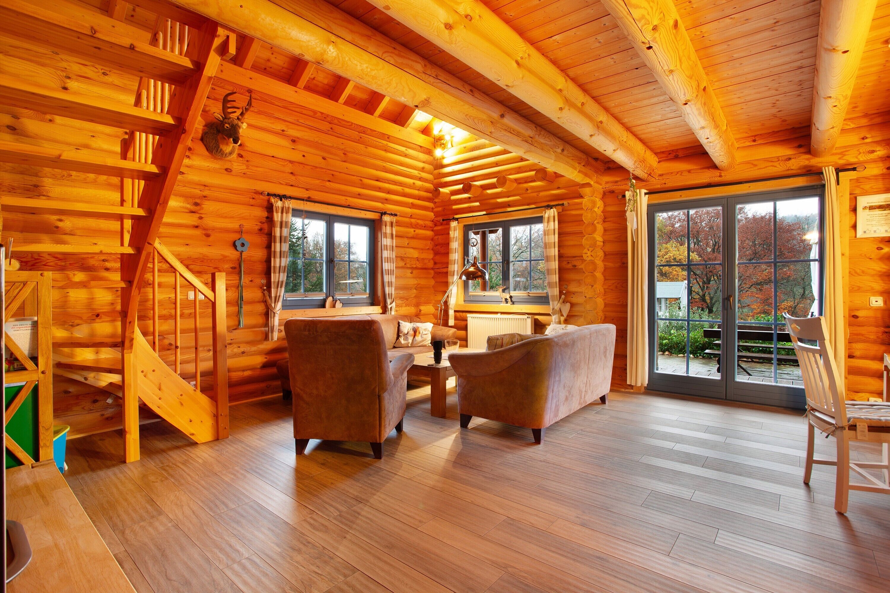 Televisión y chimenea 