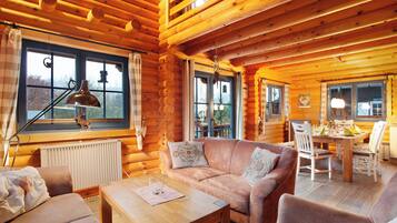 Televisión y chimenea