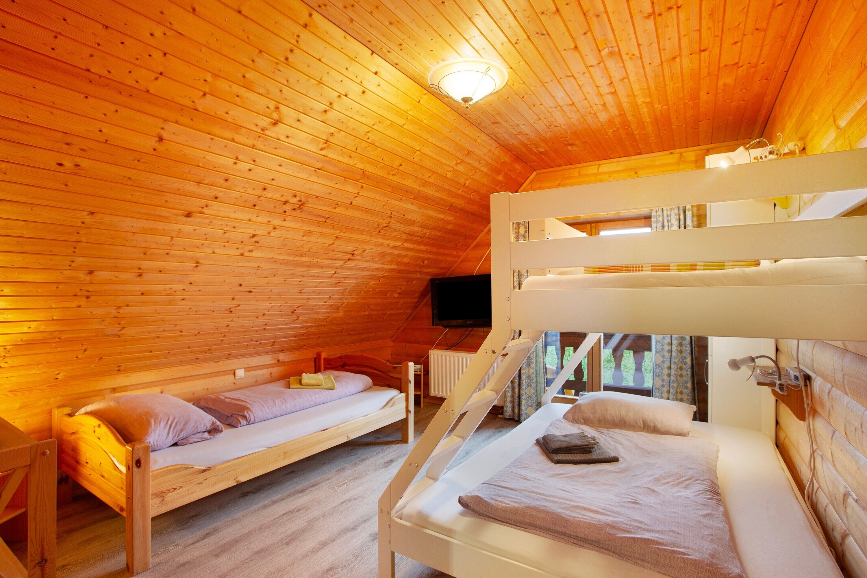 4 Schlafzimmer, Bügeleisen/Bügelbrett, kostenloses WLAN, Bettwäsche