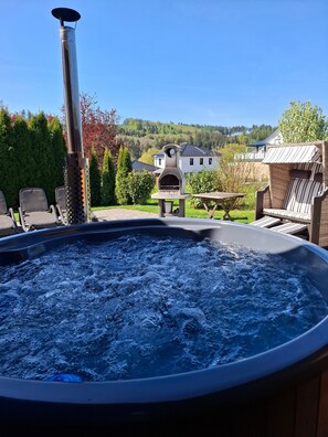 مغطس سبا خارجي