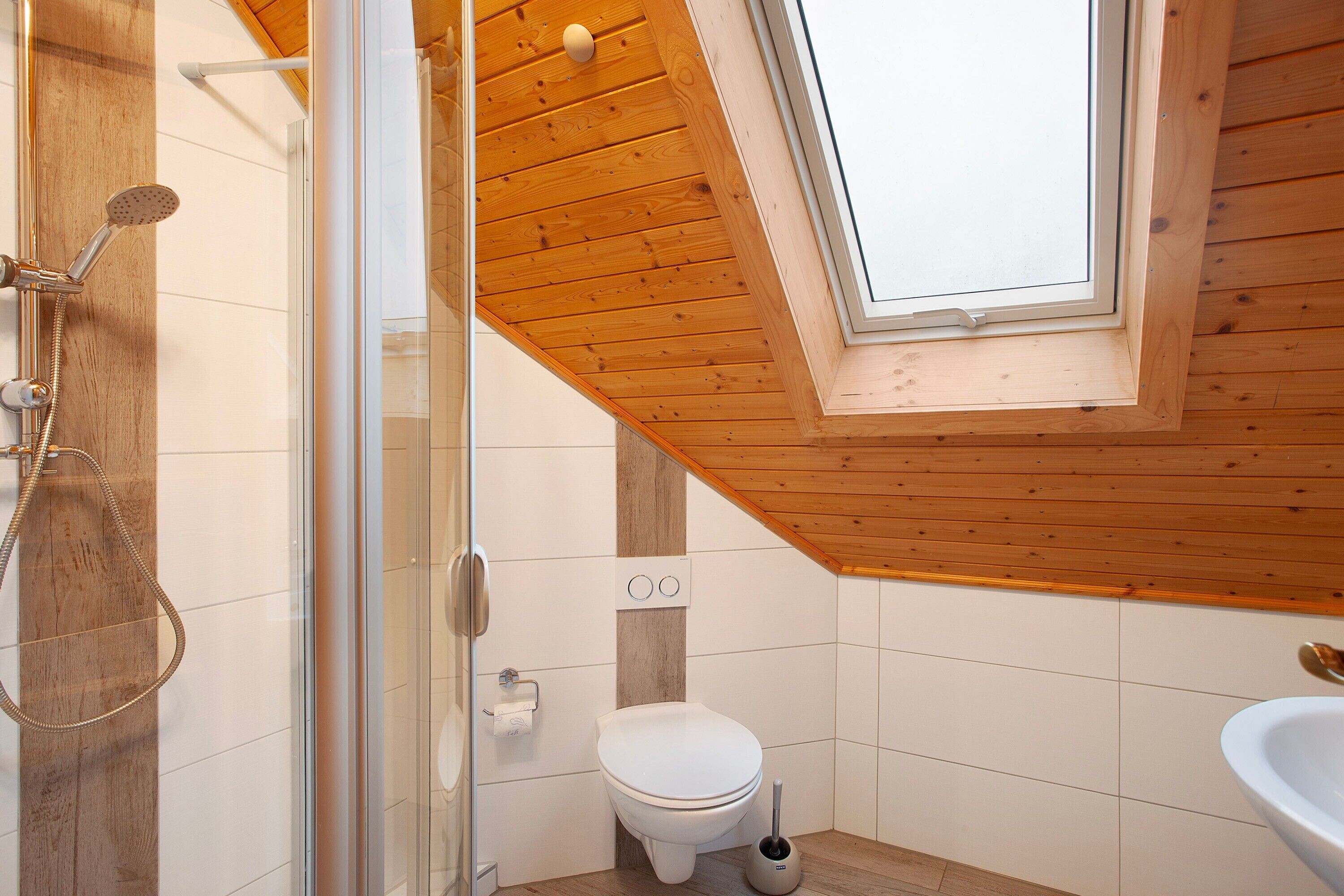 Bruser, gratis toiletartikler, hårtørrer, håndklæder