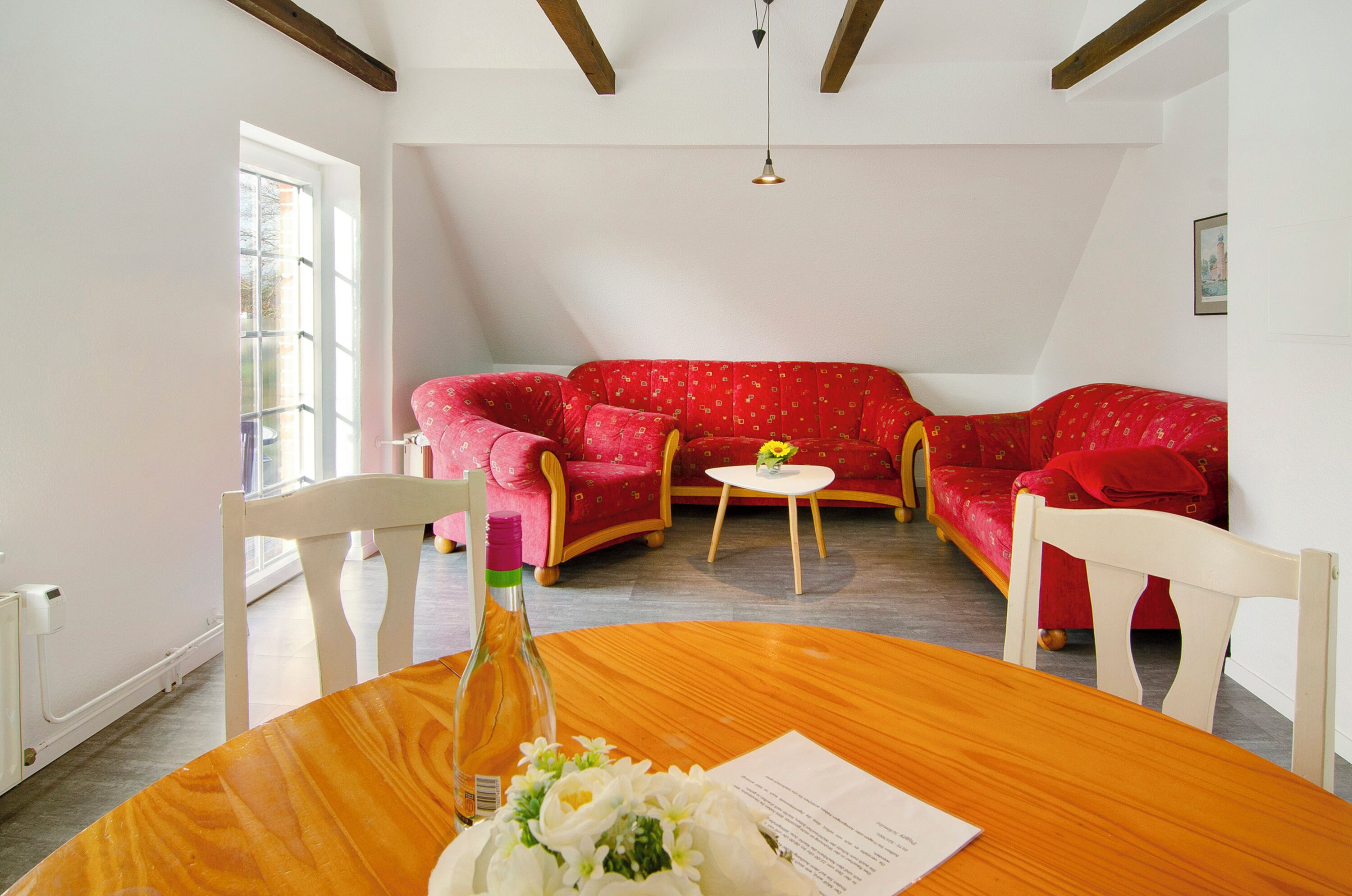 Televisión, reproductor de DVD, estéreo