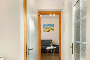 Interior - Apartment 'Ferienwohnung Strandkorb' with Private Terrace and Wi-Fi (Wangerland)