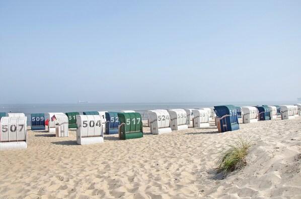 Beach nearby - Apartment 'Ferienwohnung Strandkorb' with Private Terrace and Wi-Fi (Wangerland)