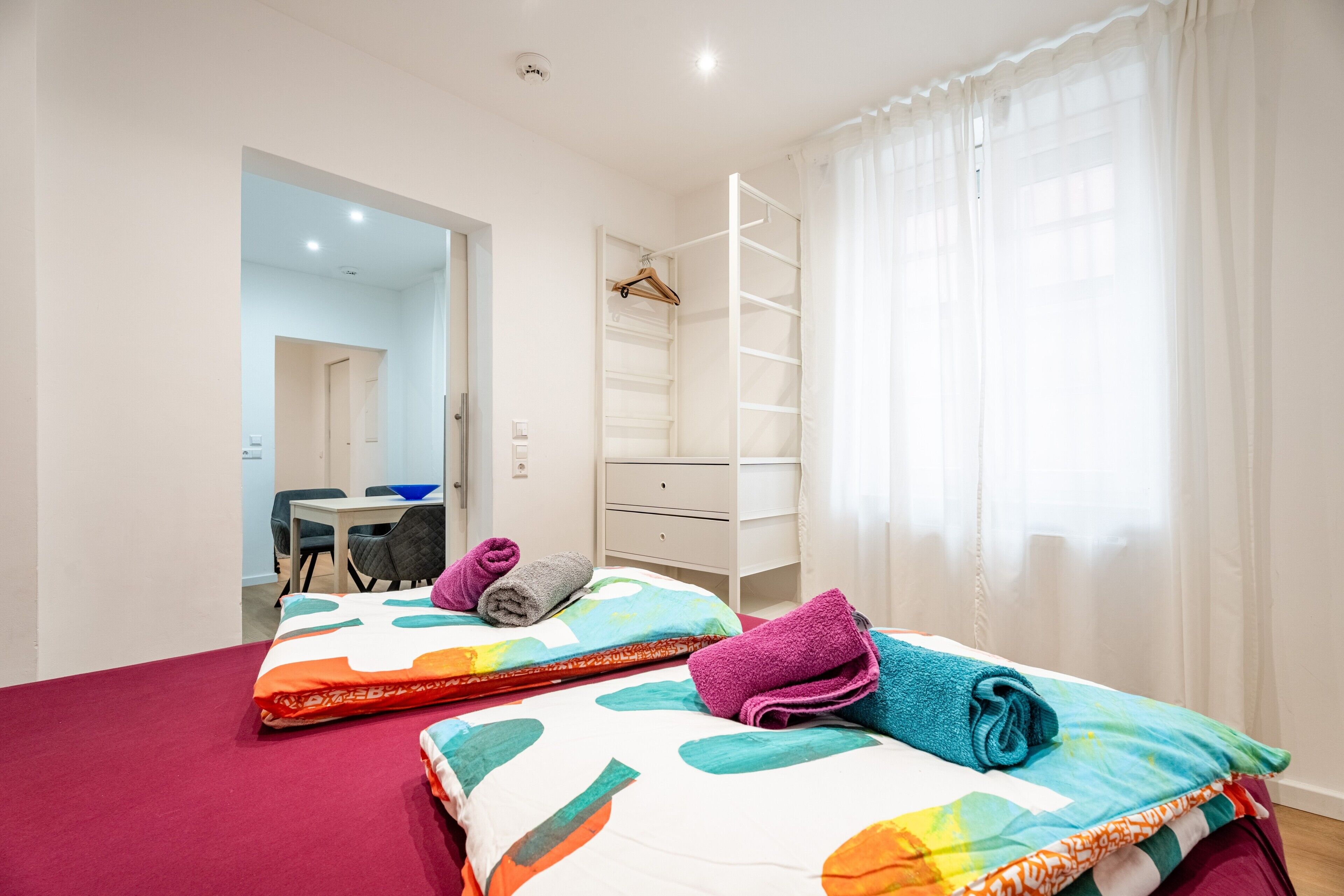 3 habitaciones, wifi gratis y ropa de cama 