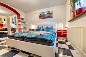 1 quarto, Wi-Fi de cortesia, roupa de cama