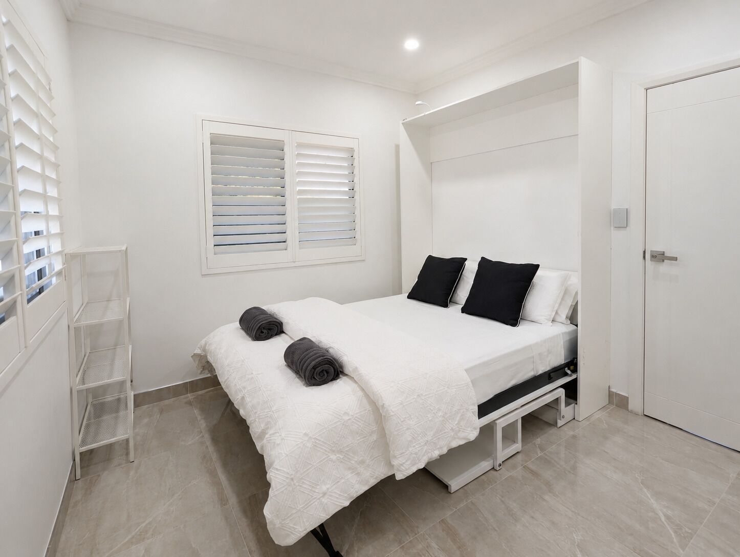 2 bedrooms, desk, iron/ironing board, travel crib