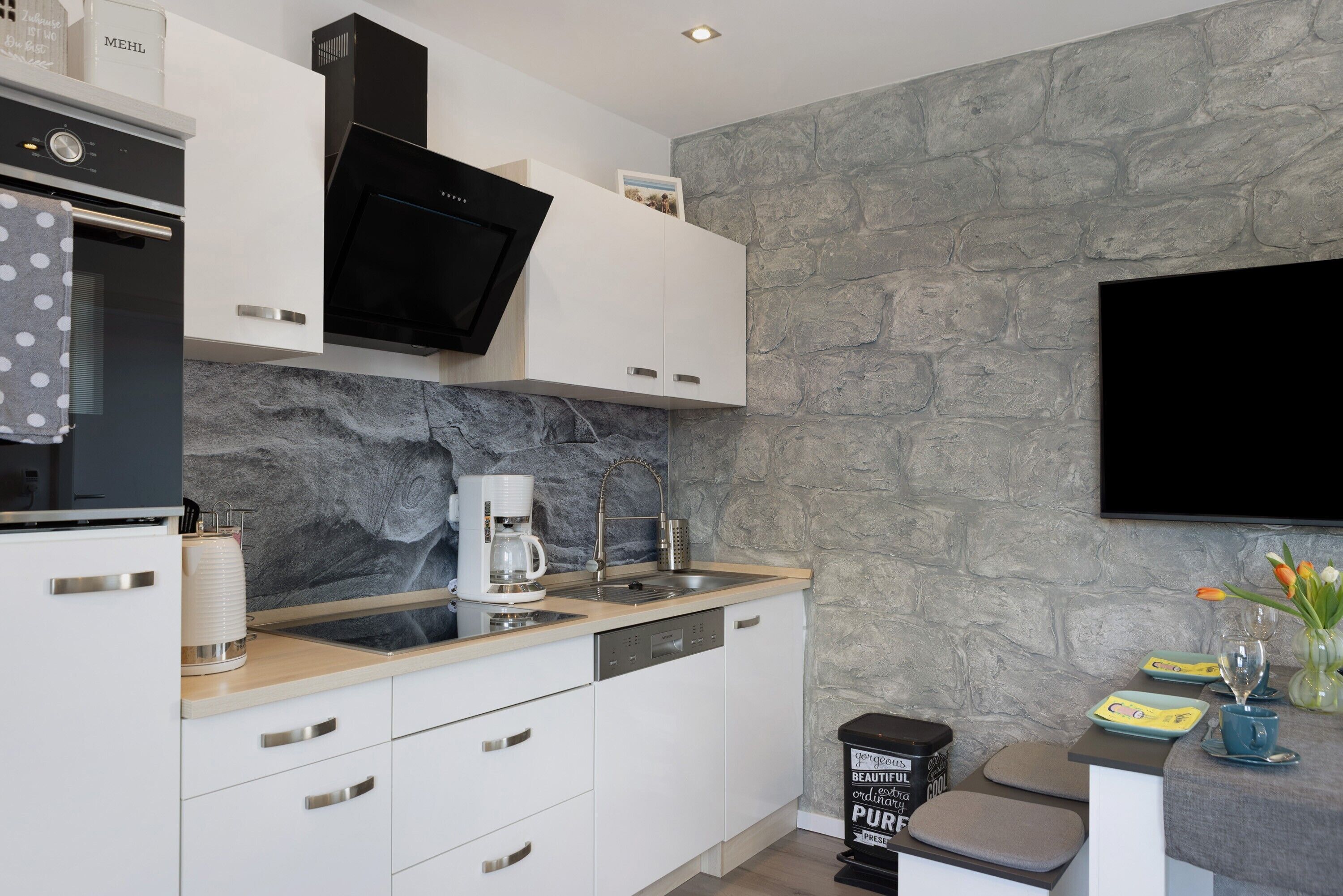 Kühlschrank, Ofen, Herdplatte, Geschirrspüler