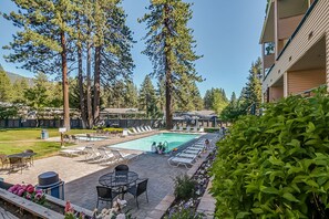 A heated pool - Serene townhome with easy beach lounging and numerous relaxing amenities (South Lake Tahoe)