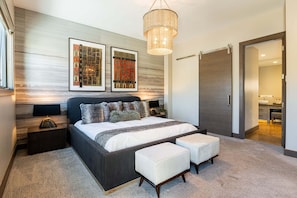 5 habitaciones, tabla de planchar con plancha, internet y ropa de cama
